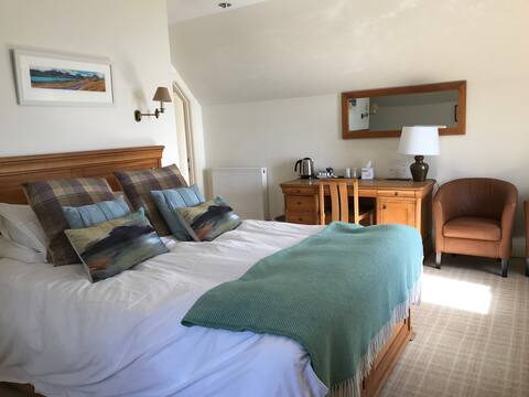 Luxury loch side B&B Room 8, private access
