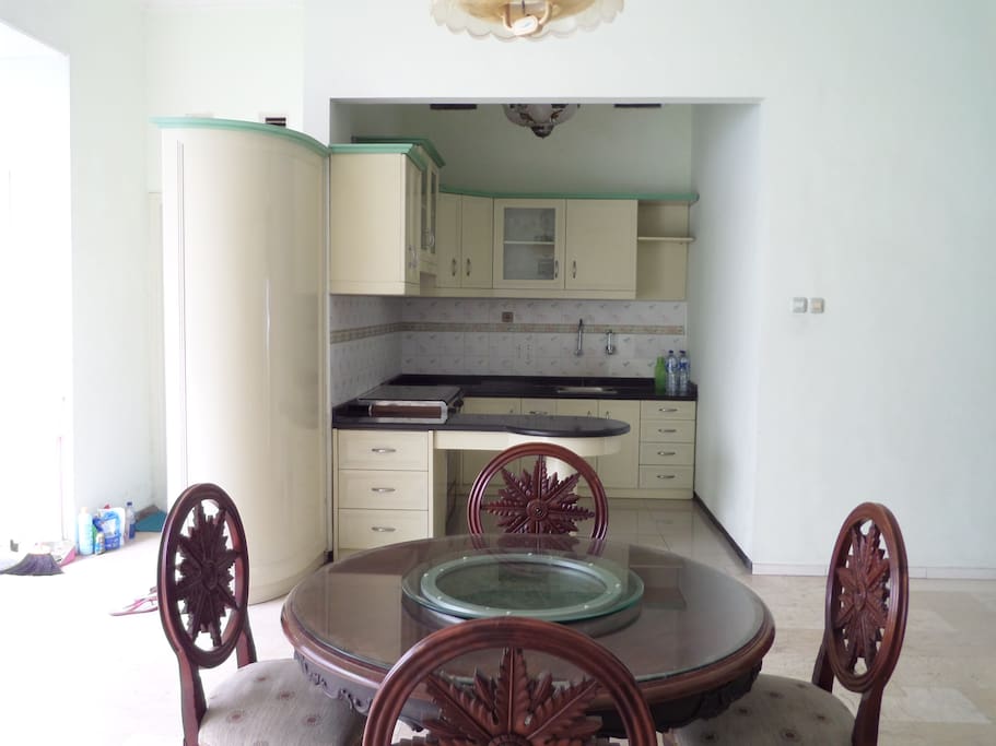Ruang makan & pantry lt 1