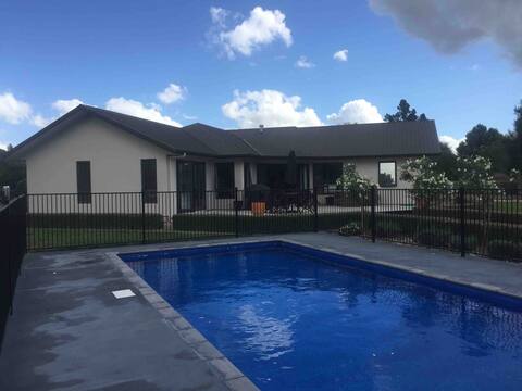 Tranquil location in Tamahere.Pool & Spa.
