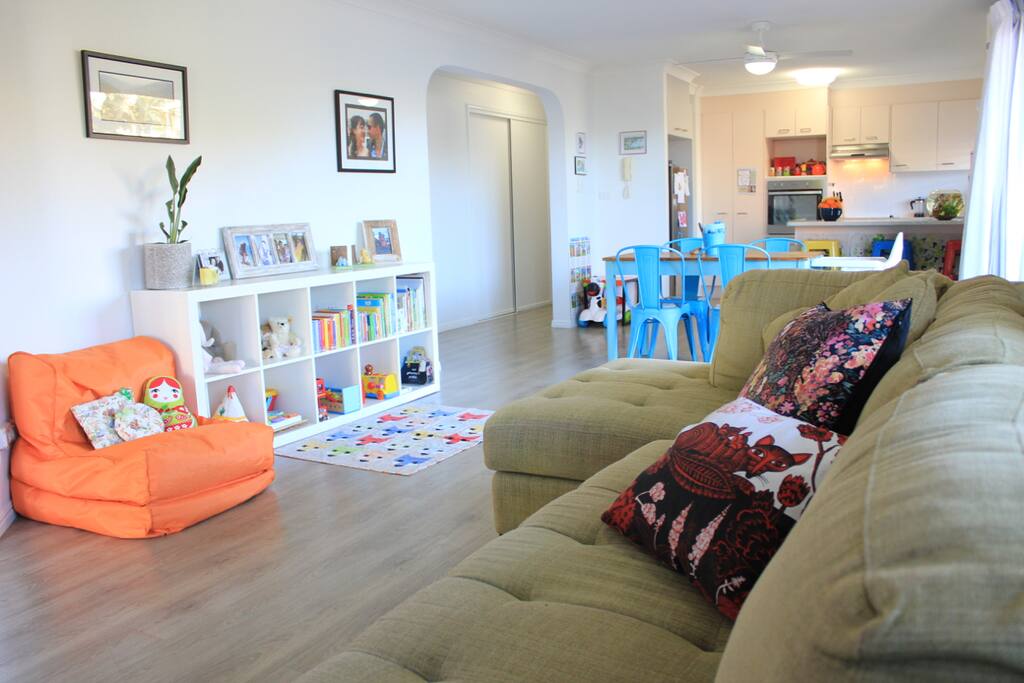 Lounge/Dining Room