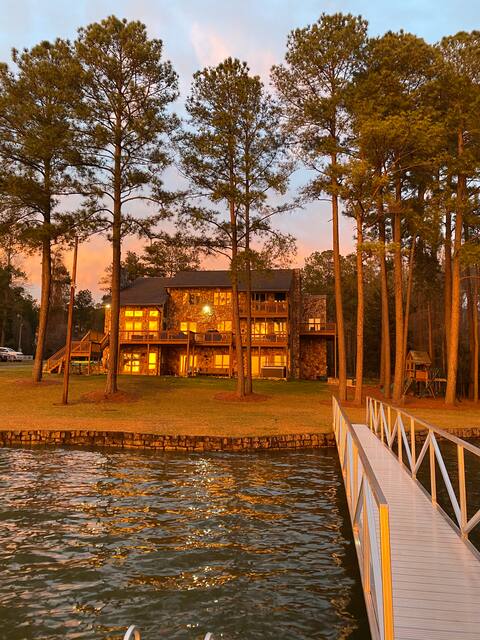 6000+ SF on Lake Wateree + ramp + dock + HOT TUB!