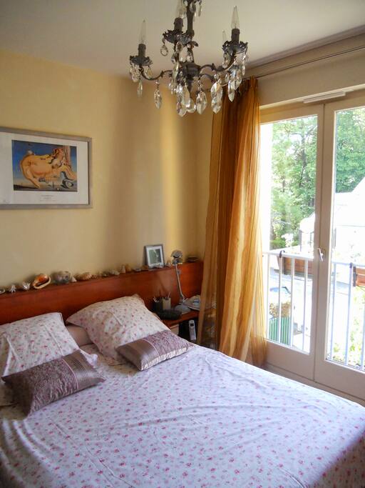 chambre très agréable et au calme dans avenue privée