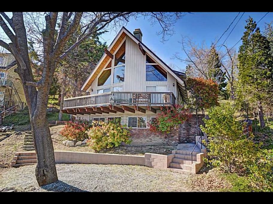 Gameroom lower level, living and bedrooms middle, bedroom enclosed loft third floor, space for so many! Tons of light and superhigh ceiling greatroom for family-friends to enjoy deck and bbq just outside, what are you waiting for!