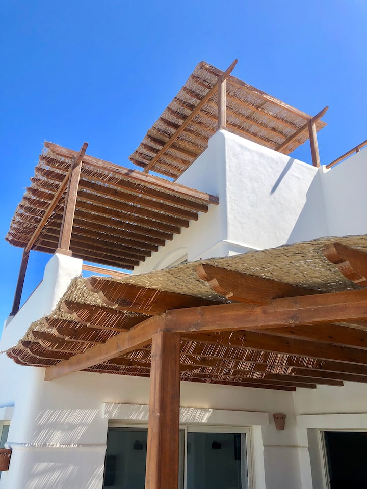 Villa with 5 bed & 4 bath / private pool