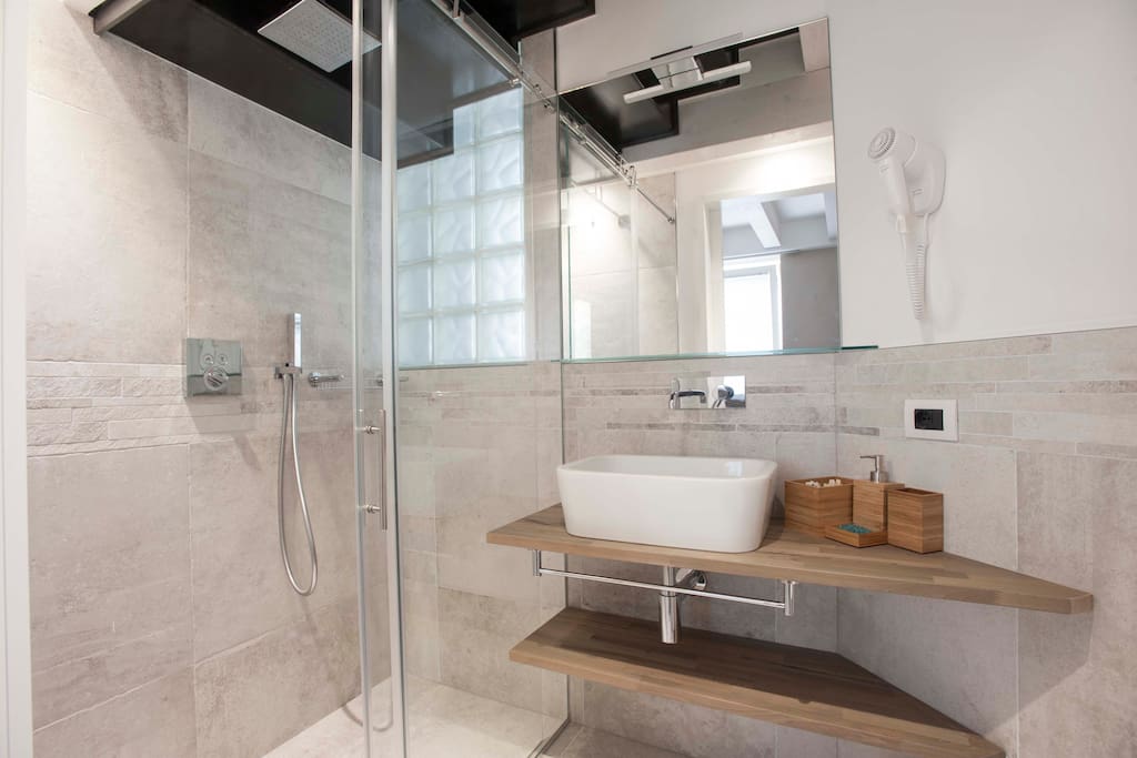 Blue room's bathroom