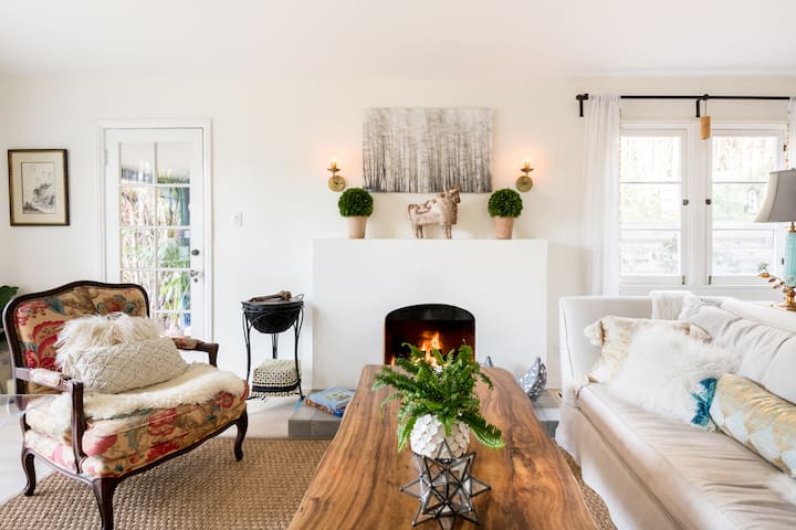 Lounge by the Pool at a Zen Oasis in Trendy Miracle Mile