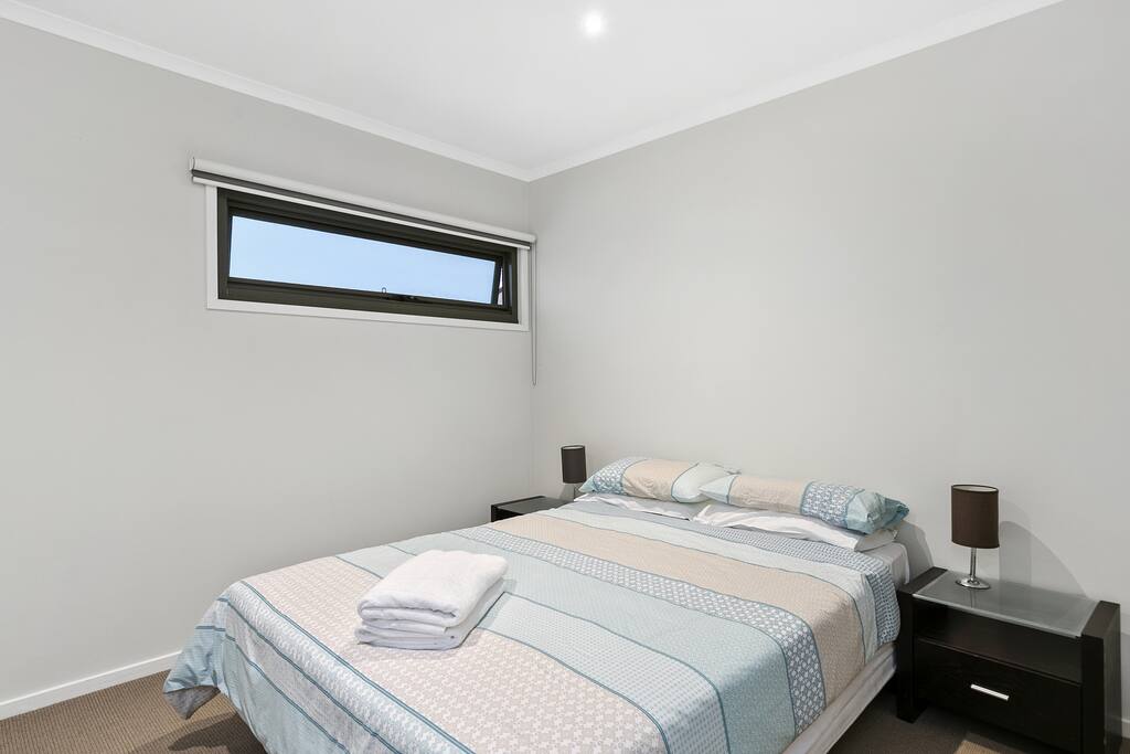 Queen room