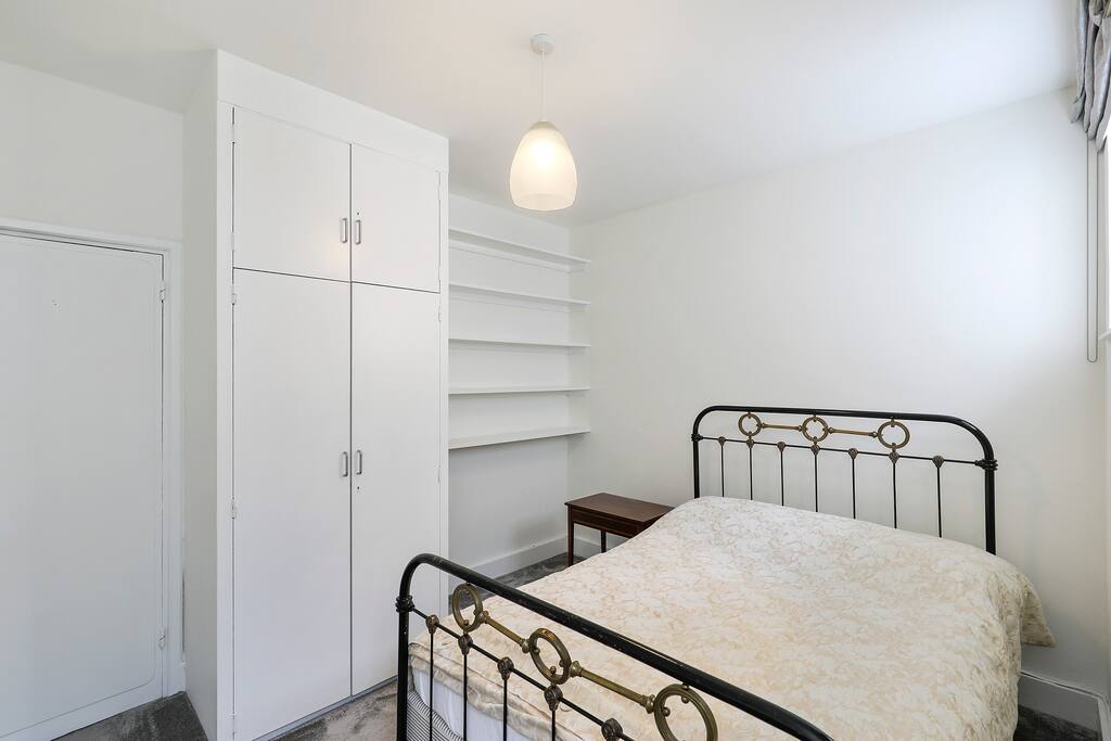 Light and bright double bedroom 2