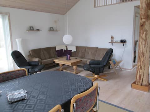Top performing Airbnb: Beautiful house by Limfjorden in Struer
