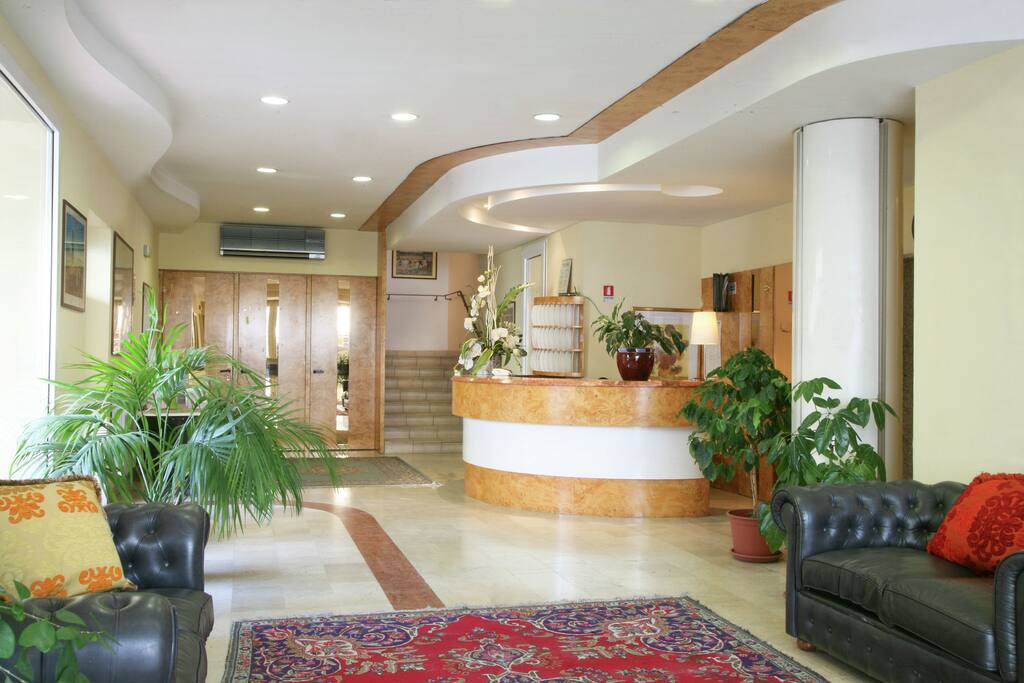 Entrance / Reception
