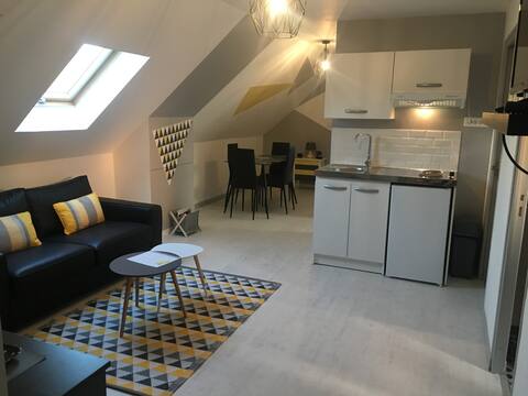 Private full floor near Le Mans
