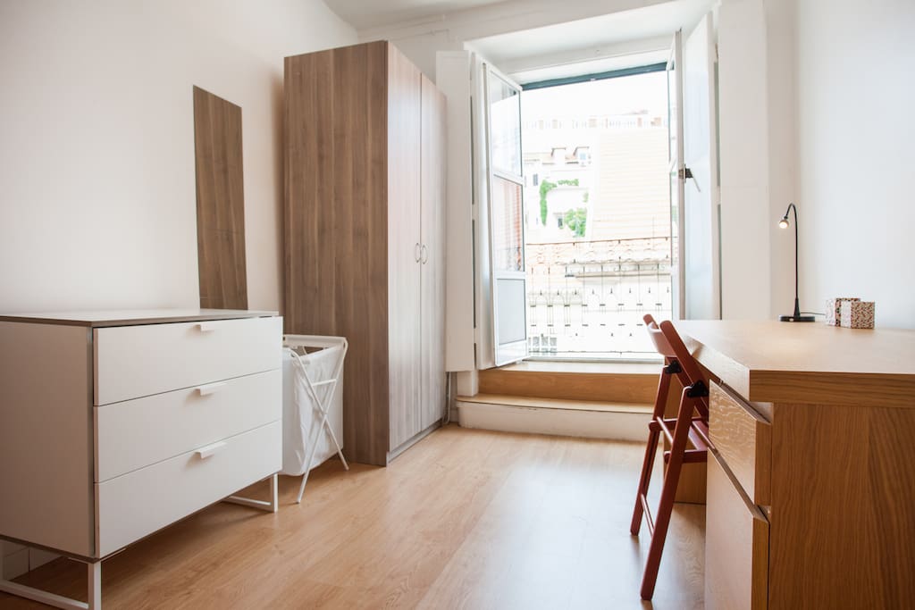 Bedroom 1 (with balcony)