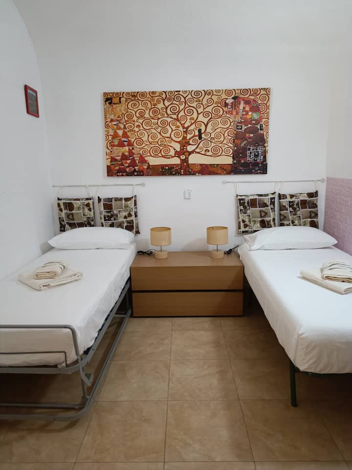 Dhomë gjumi 2