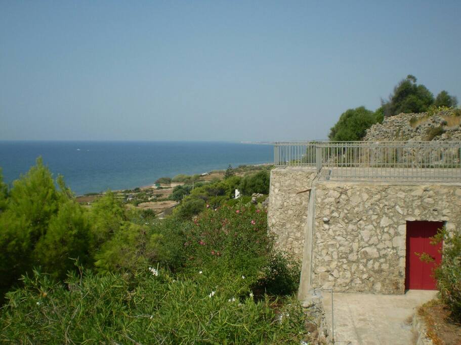 Trulli tra mare e natura
