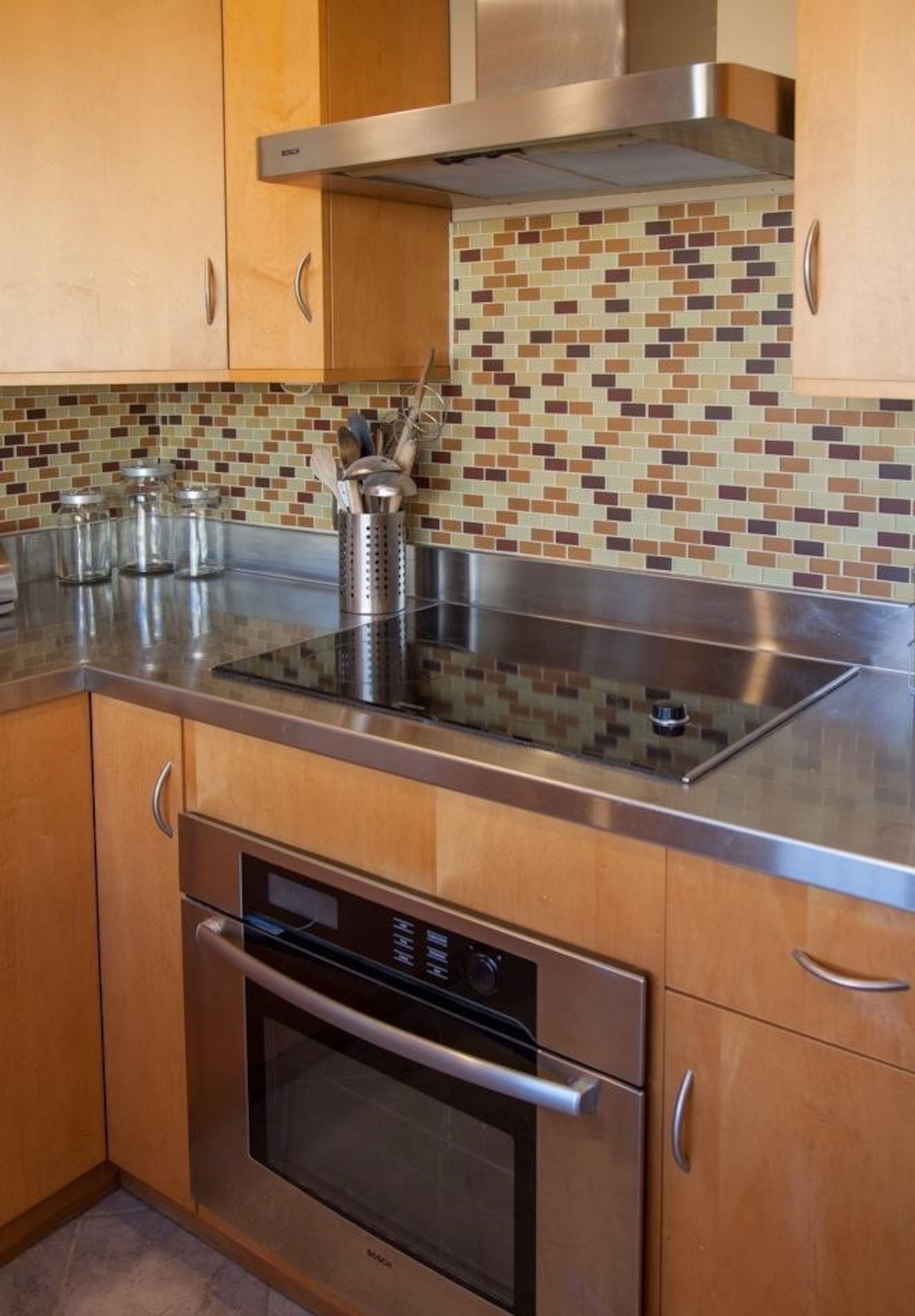 Home in San Francisco · ★5.0 · 2 bedrooms · 2 beds · 2 private baths - Image 12