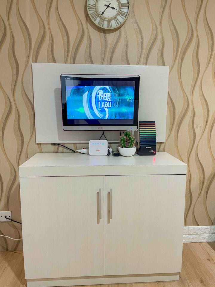 Comfy 1 Studio Apartment Near Airport With Pool. - Soekarno-Hatta Airport - Jakarta (CGK)