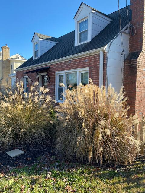 3 bedroom home in Chevy Chase with GYM/ EV charger
