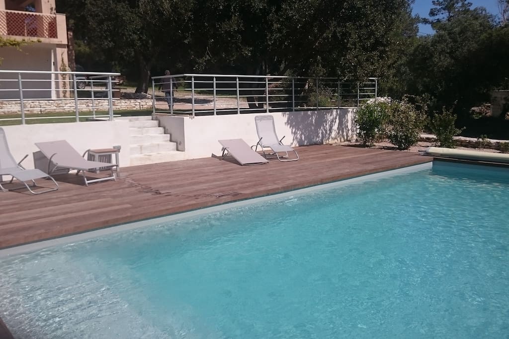 piscine et terrasse