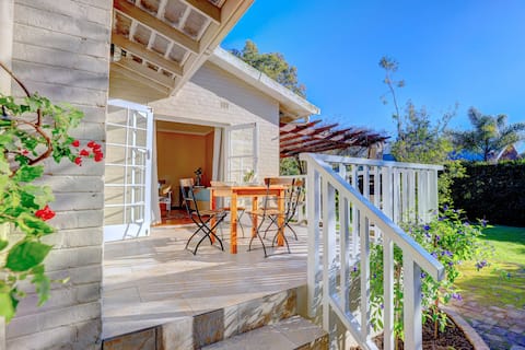 No 8 on Wright Self catering Garden Cottage