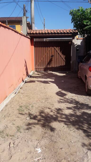 Garagem 2 carros (Entrada compartilhada com a proprietaria)