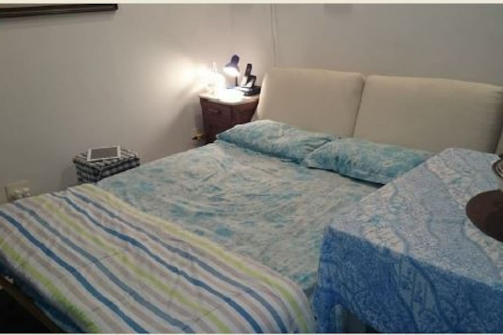 Cama de casa embutida montada para uso