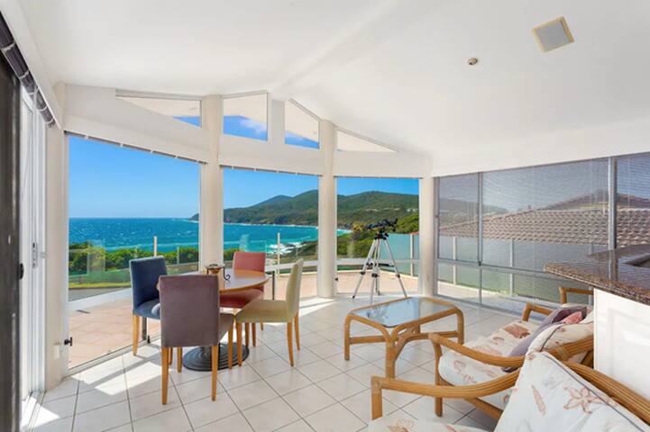 Forster- Beachfront Views & Pool -Jewel of the Sea gallery image 4