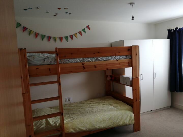 Segundo dormitorio con las literas individuales.