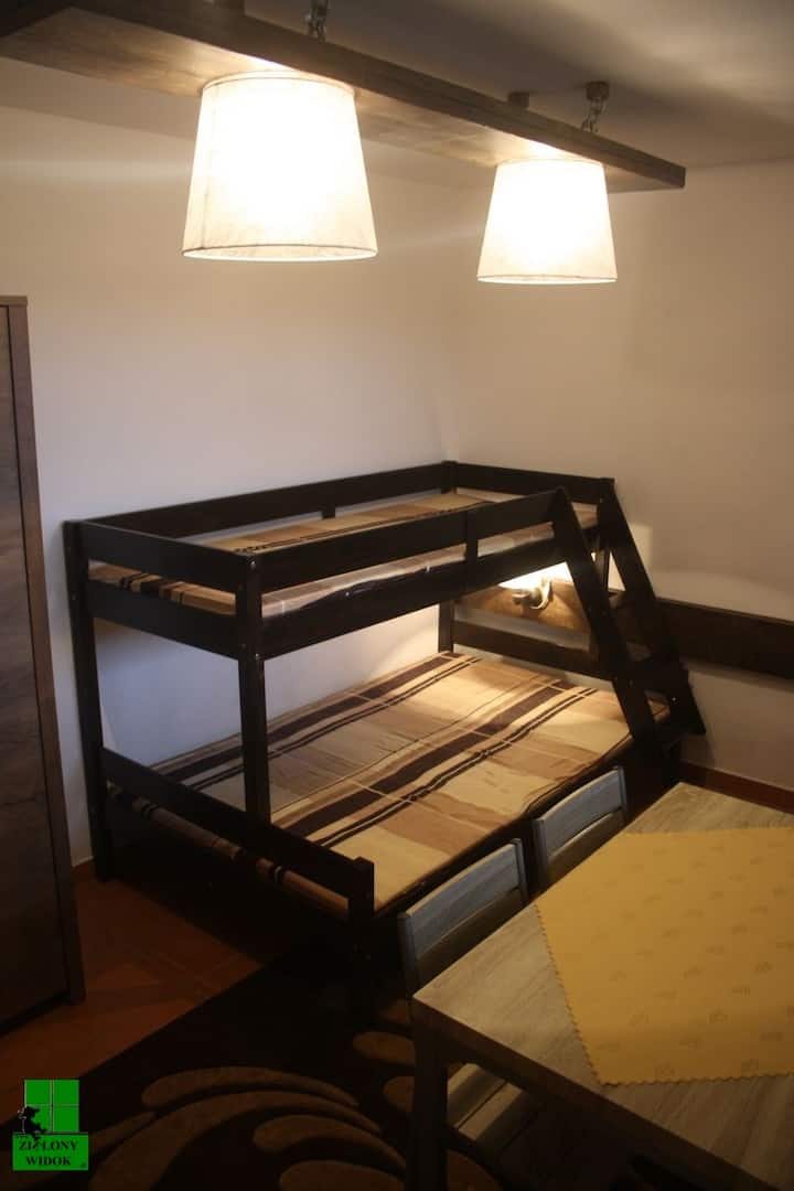 Ბინა მწვანე ხედით - საძინებელი სააბაზანოთი