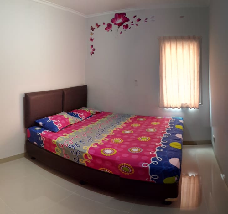 1st Bedroom (2 of 2)