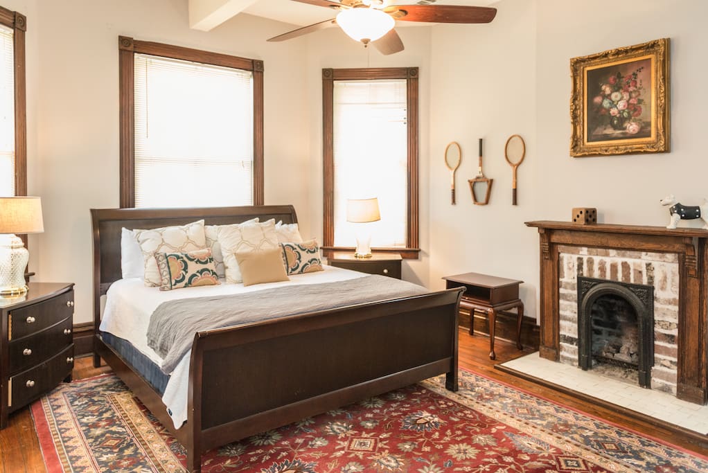 Big Blue House Upper Near Forsyth Park Houses for Rent in Savannah