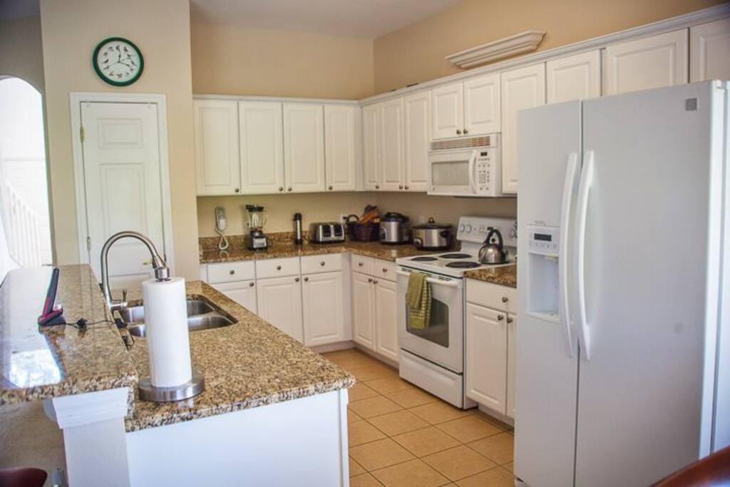 Self contained beautiful kitchen overlooking living room 1