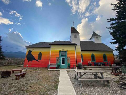 The Blackbird 1905 church mountain getaway