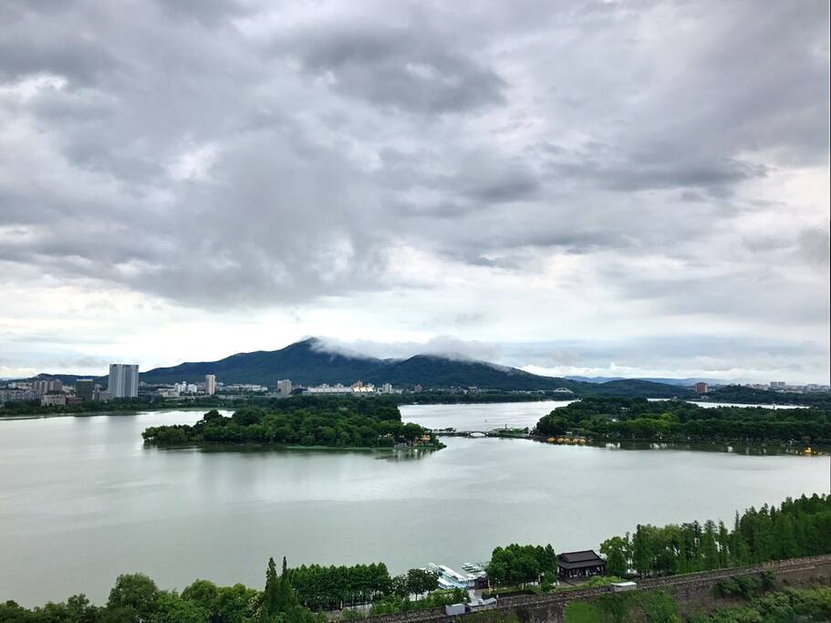 站在房间,iphone7裸拍,很赞有木有?