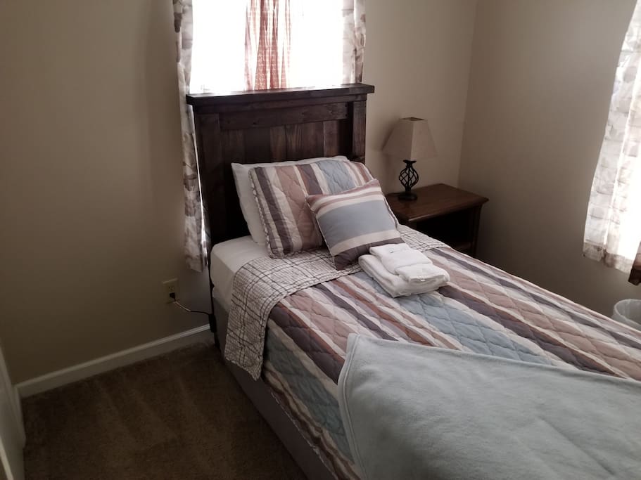 Beautiful bedroom (photo 1 of 2)