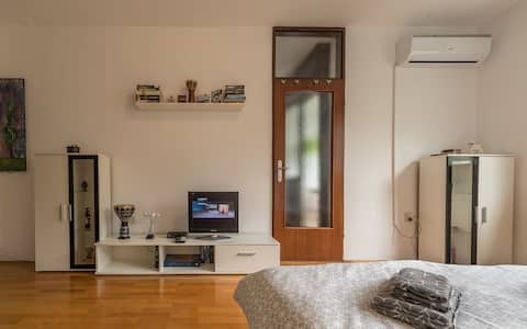 Top performing Airbnb: Luckyones Hideout#1 in Trešnjevka Jug