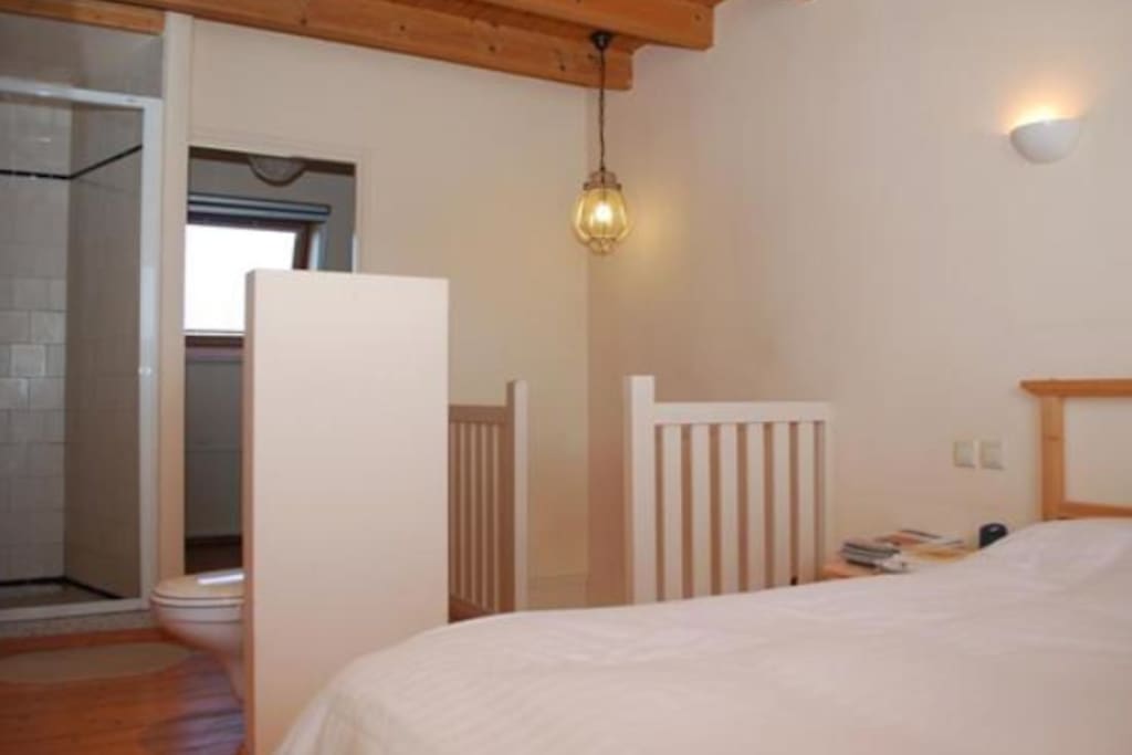 @2 Bedroom+shower / Chambre+douche / Schlafzimmer+Dusche / Camera con doccia / Dormatorio con ducha