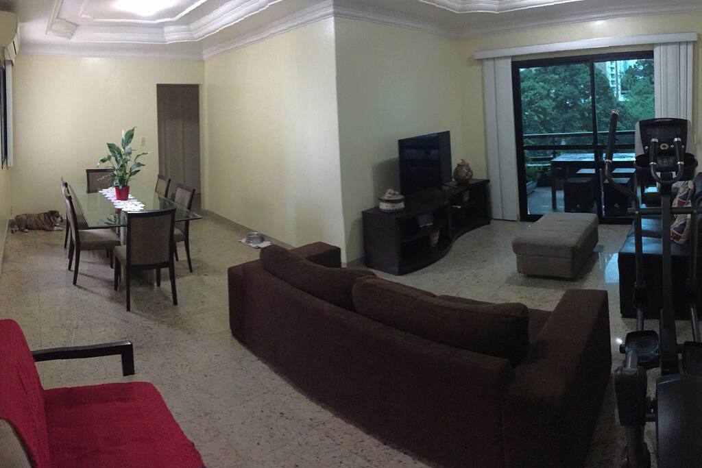 Apartment entrance: dining and family room + varanda.