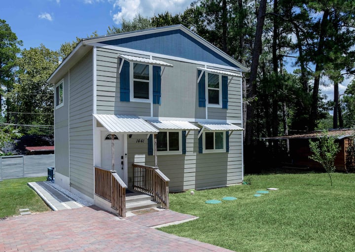 Elite Haven at Pine Lake Montgomery, Tx Houses for Rent in