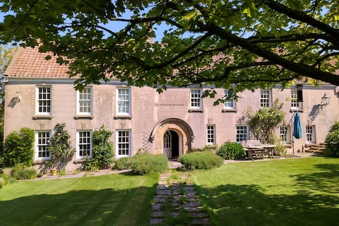 Space, glorious countryside, 5 mins to the beach