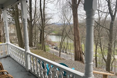 Catskill Village  House quiet location water view