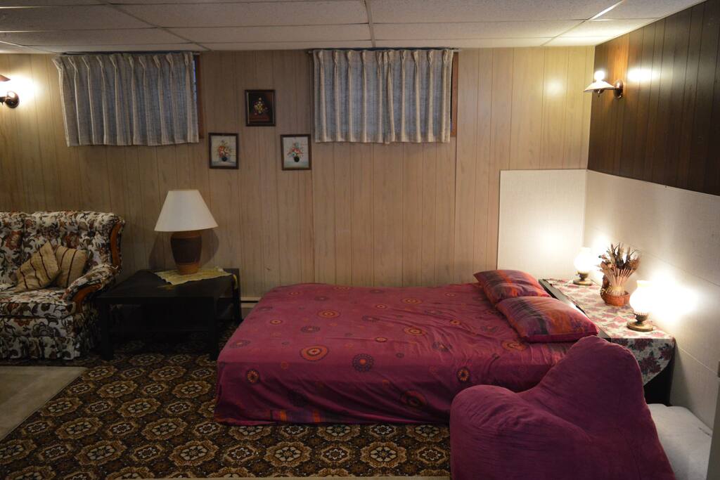 Queen Bed in Main Hall