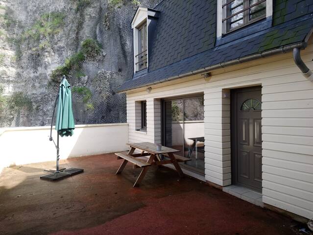 Grande terrasse, parking gratuit, 4 voyageurs
