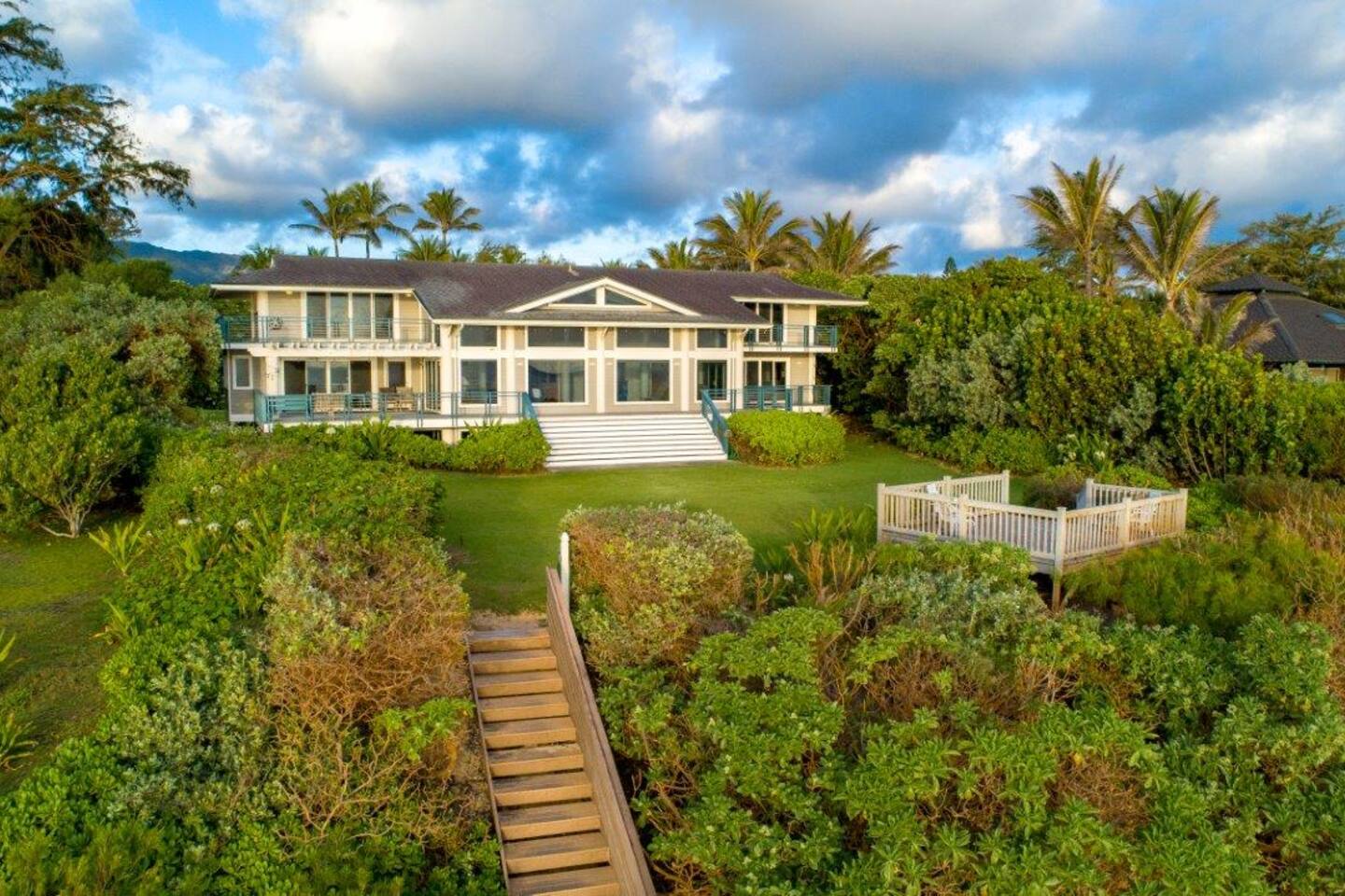 Private Oceanfront Estate in Kahuku North Shore!