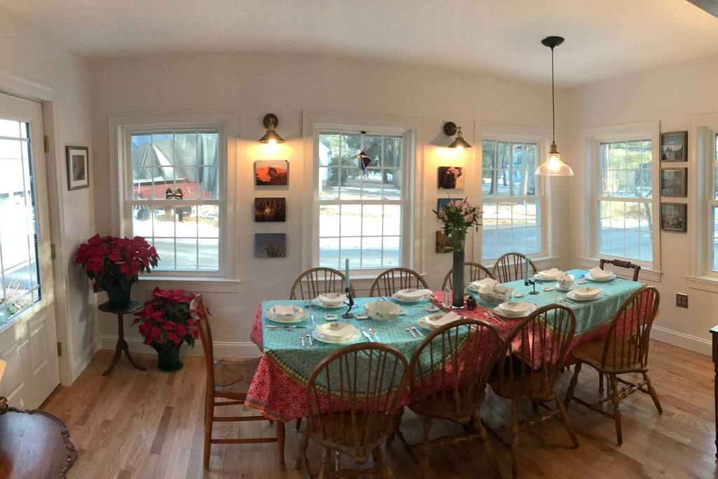 Sunny Dinning room