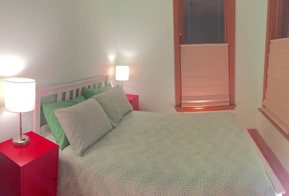 Plug-in your phone to the bedside lamps with built-in outlet