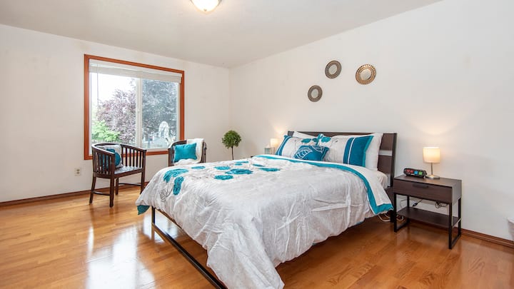 Dormitorio principal, cama de matrimonio, baño privado