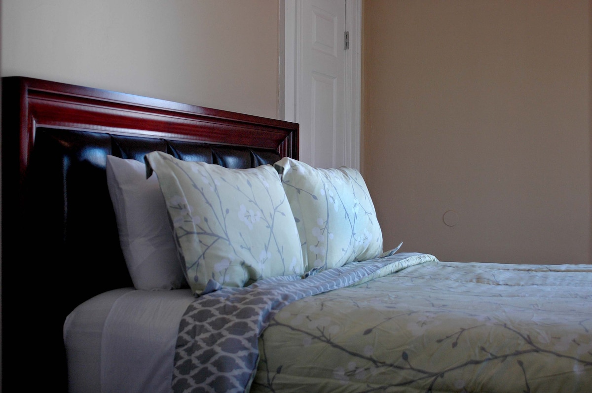 Dhoma e gjumit 2 me dyshek dopio "queen" 