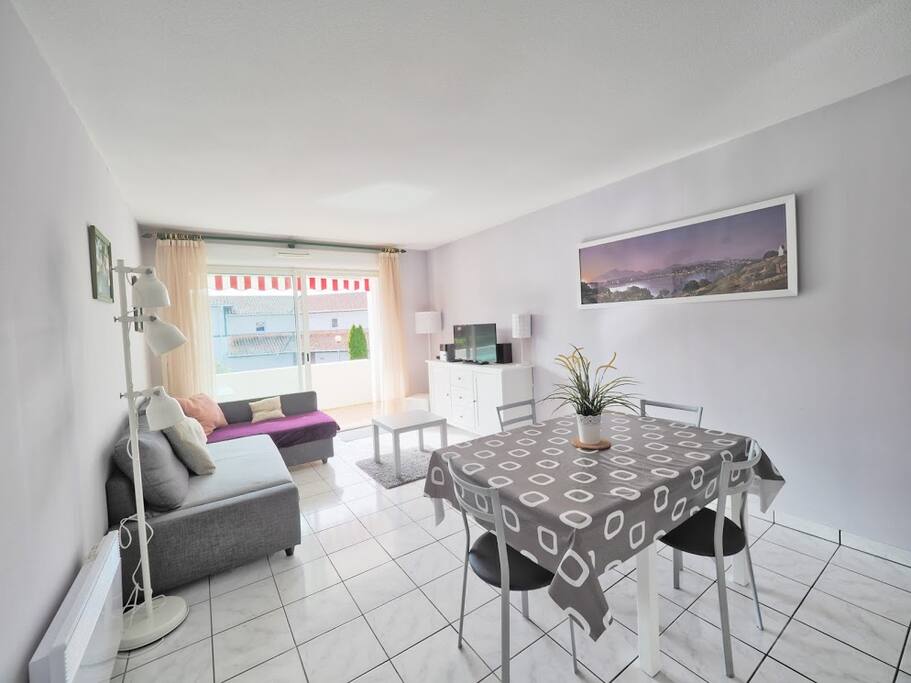 Salon / Salle a manger donnant sur la terrace