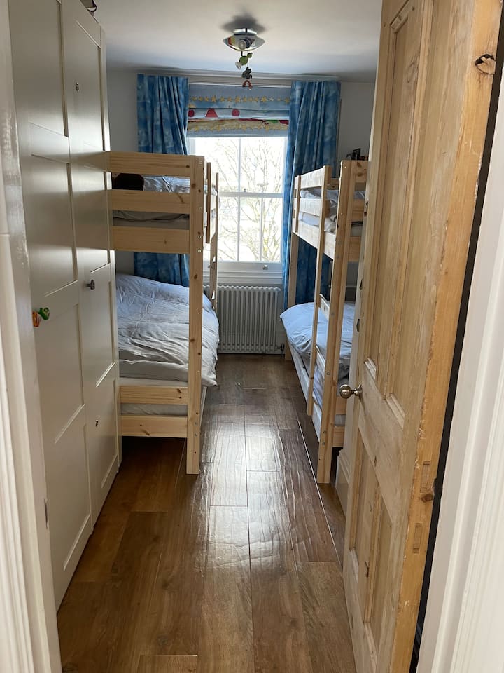 غرفة النوم 2