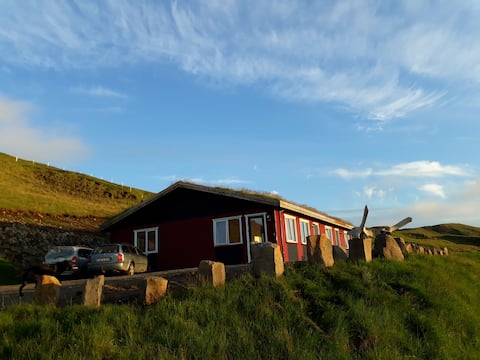 Lucky Gesthouse home, 800m Seljalandsfoss